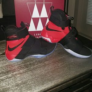 Brand New Lebron Soldier 10 SFG